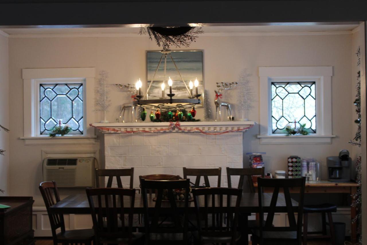 The Hillside B&B. Home W/ Breakfast Service! 위스콘신 델즈 외부 사진