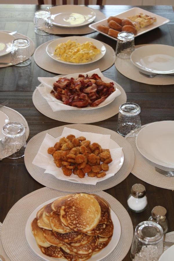 The Hillside B&B. Home W/ Breakfast Service! 위스콘신 델즈 외부 사진